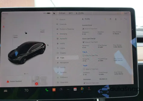 2019 Tesla Model 3 Long Range/Mid Range/Standard Range/Standard Range Plus z USA, uszkodzony, nr VIN 5YJ3E1EA8KF399198